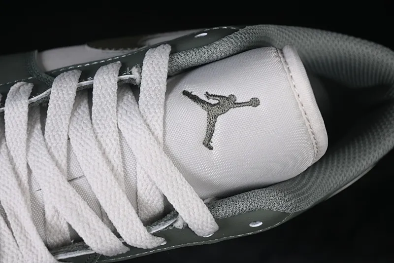 All categories Air Jordan Jordan series basketball shoes Air Jordan 1 Low Air Jordan 1 Low AJ1 Joe 1 meter white and green low state cultural casual sneakers 553558-300